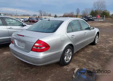 2005 Mercedes-Benz E 320 4Matic z USA, uszkodzony, nr VIN WDBUF82J05X180078